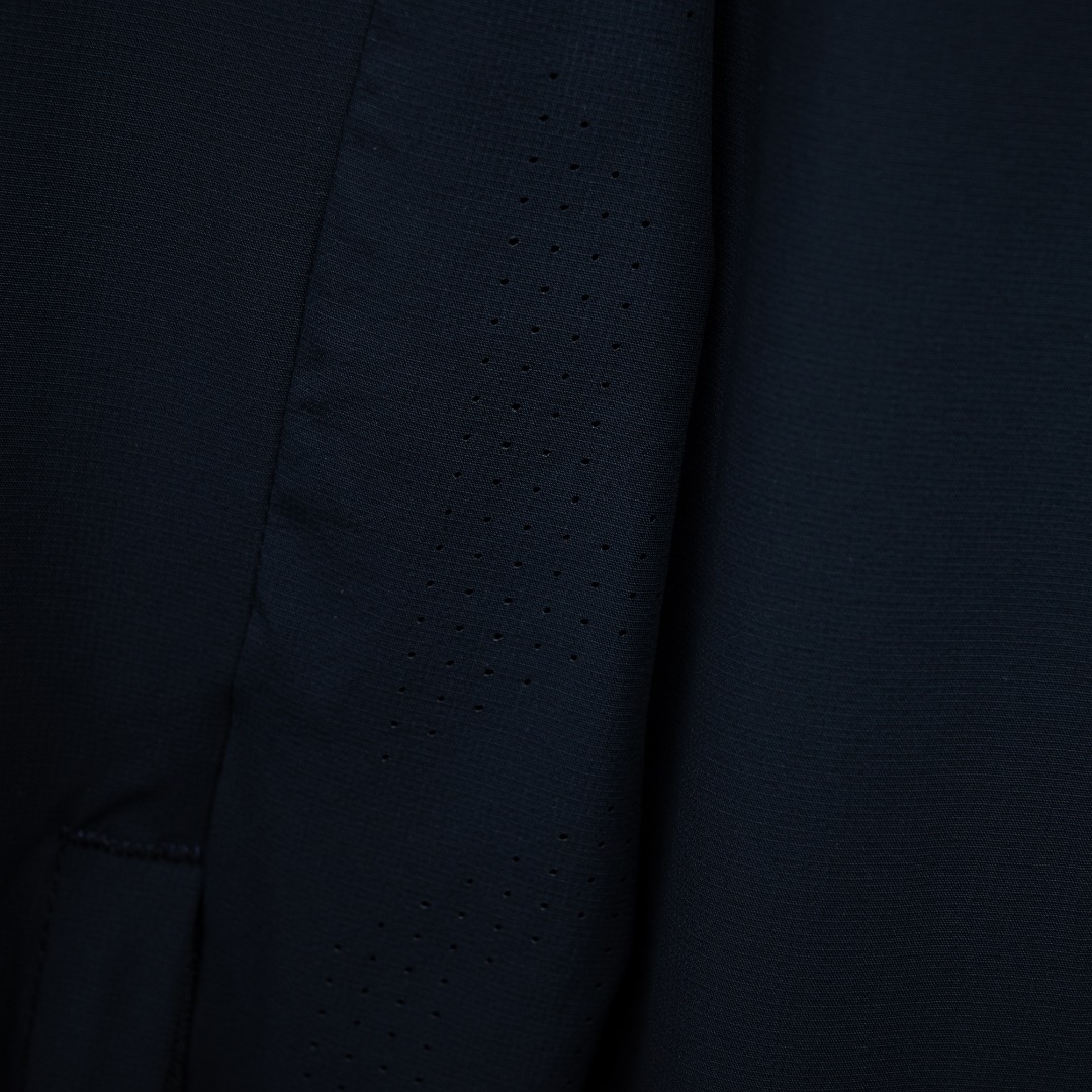 Arc'teryx 款式：始祖鸟 ARC TERYX 速干透气防晒服外套