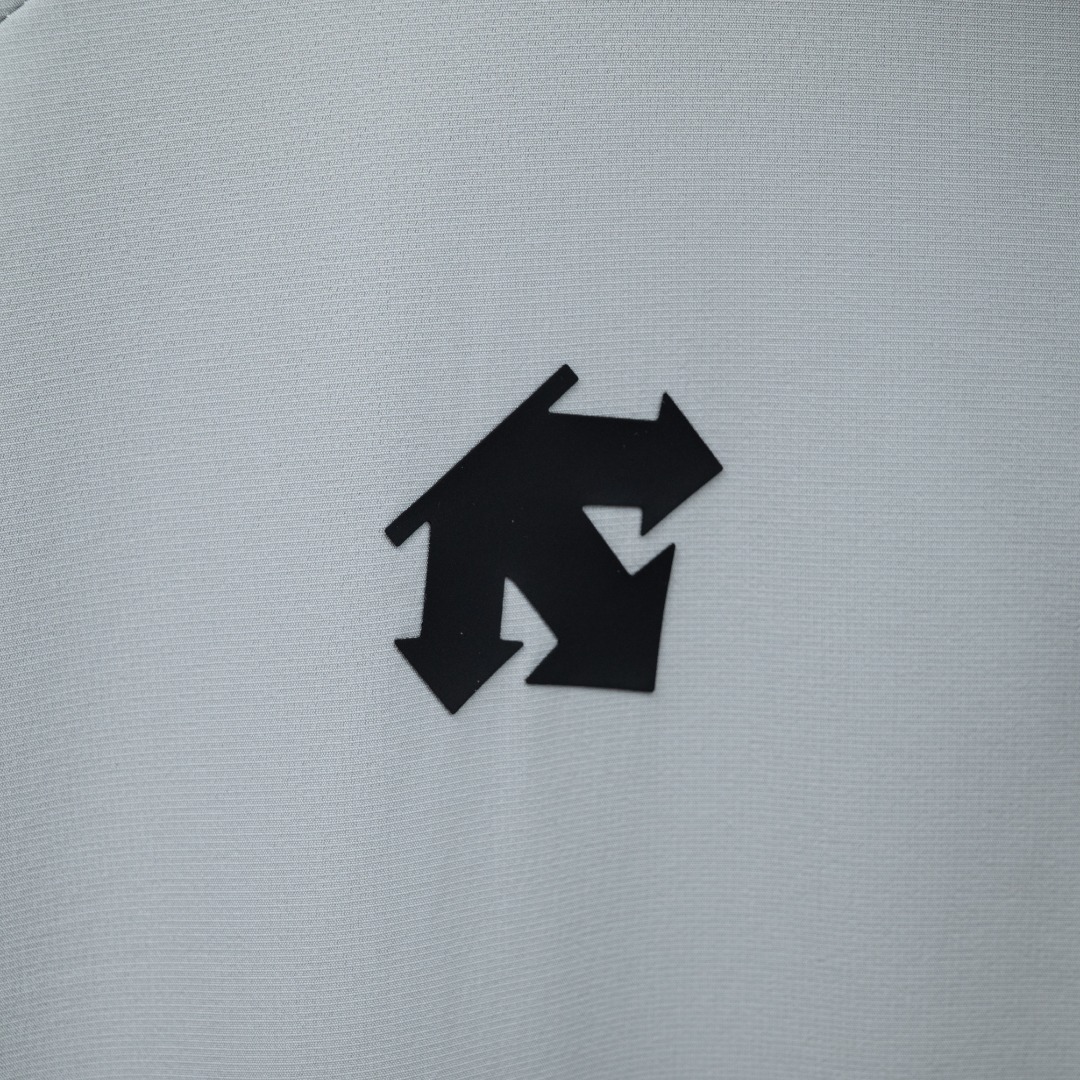 Descente 款式：迪桑特DESENTE速干透气防晒服外套