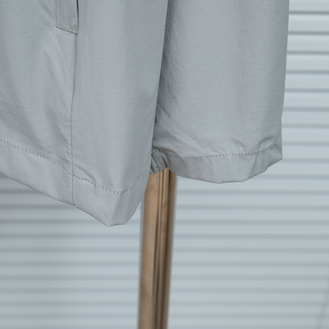 Descente 款式：迪桑特DESENTE速干透气防晒服外套