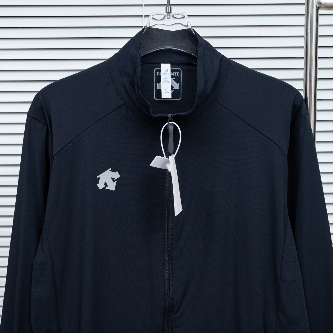 Descente 款式：迪桑特DESENTE速干透气防晒服外套