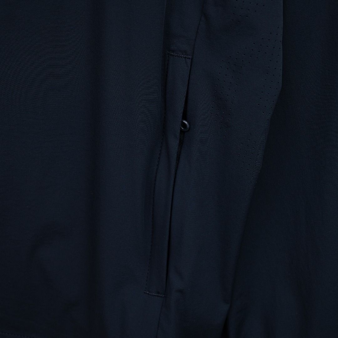 Descente 款式：迪桑特DESENTE速干透气防晒服外套