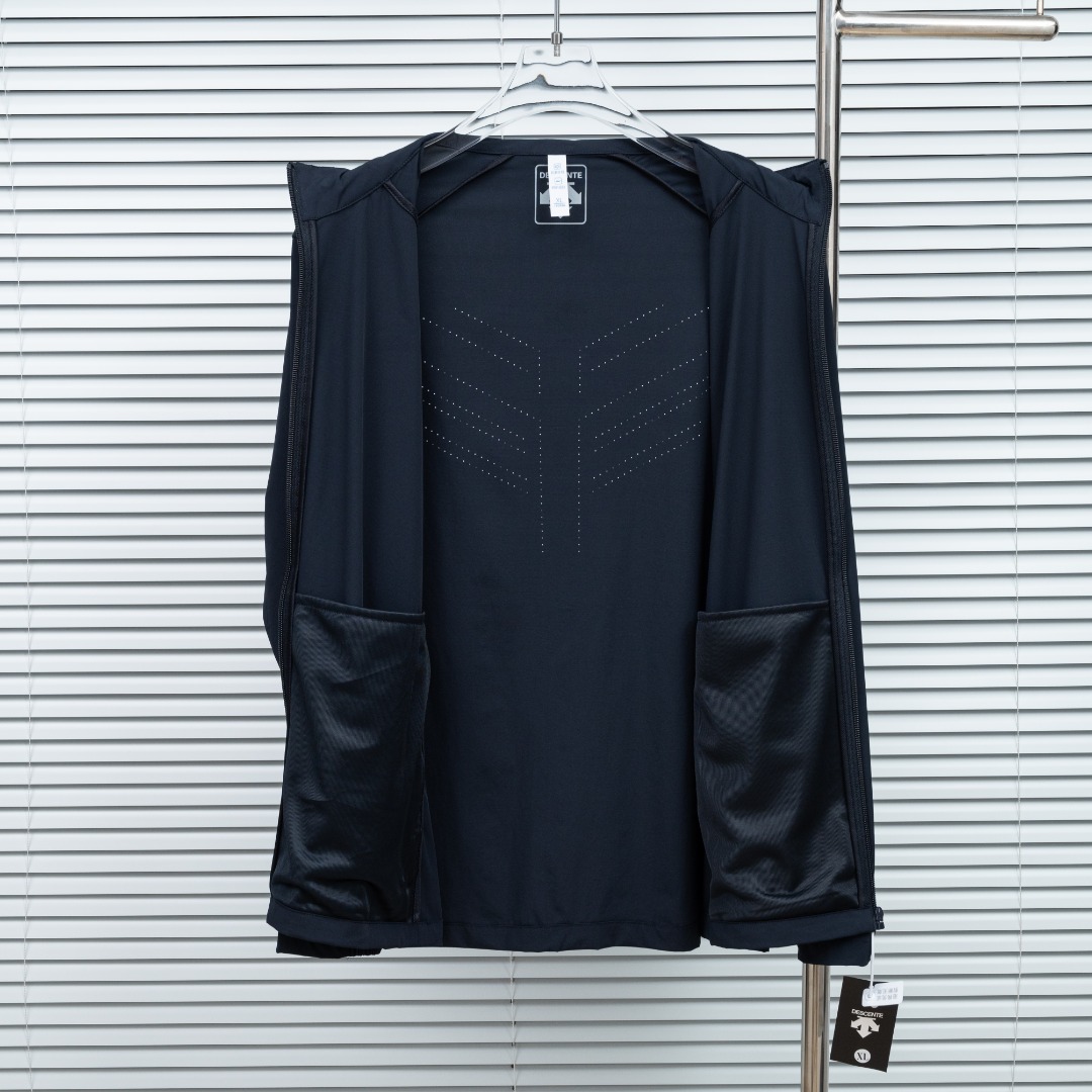 Descente 款式：迪桑特DESENTE速干透气防晒服外套
