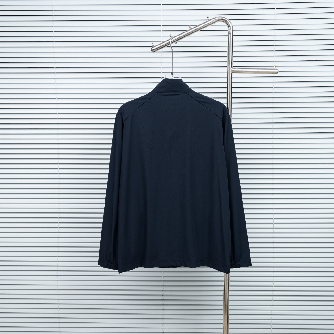 Descente 款式：迪桑特DESENTE速干透气防晒服外套