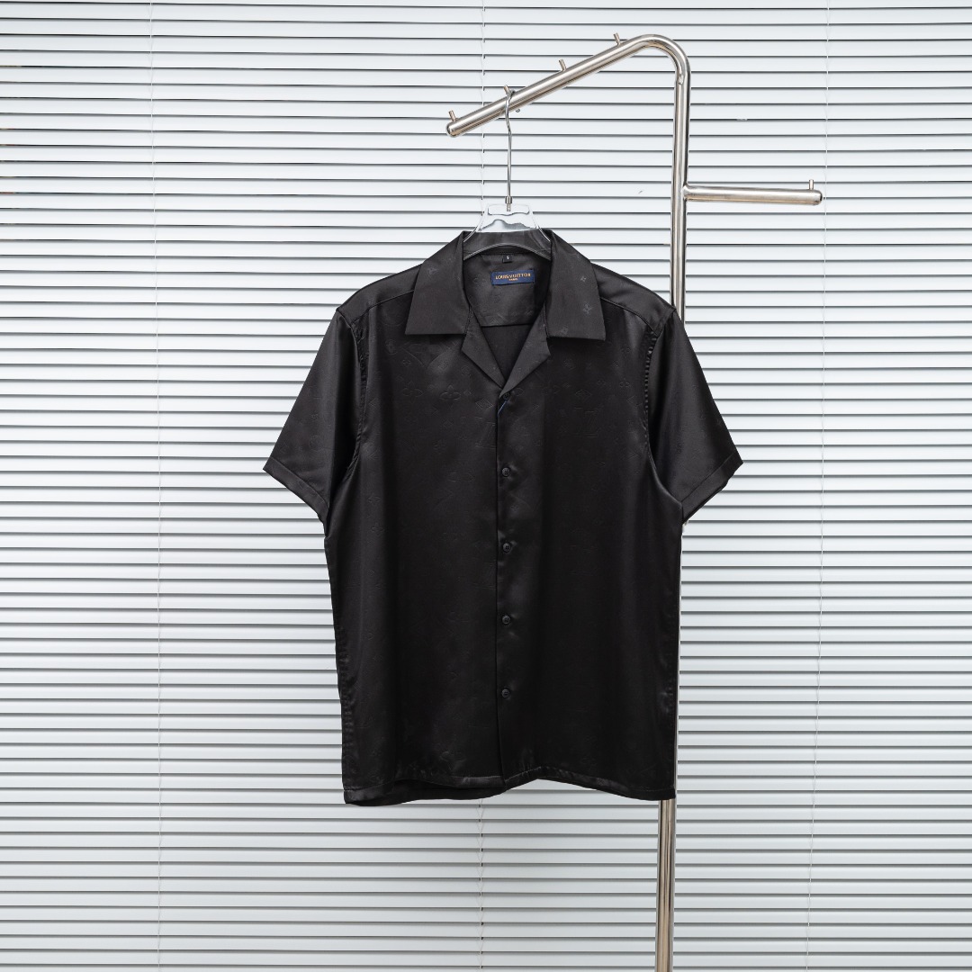 P95 (Versión de gama alta, diferente de la común) Modelo: Polo de manga corta LV Louis Vuitton con estampado completo d…