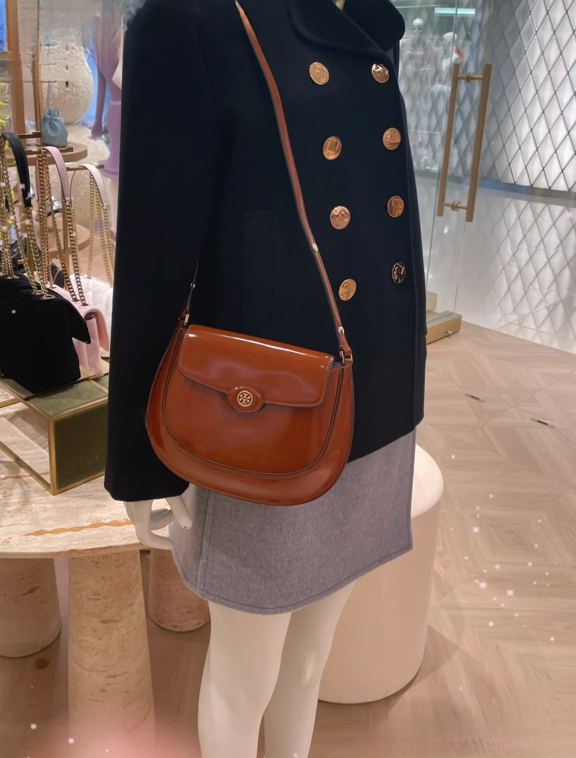 Tory Burch ～2025春夏163367汤丽柏琦 ROBINSON 小号翻盖肩背包 手袋廓形 百搭