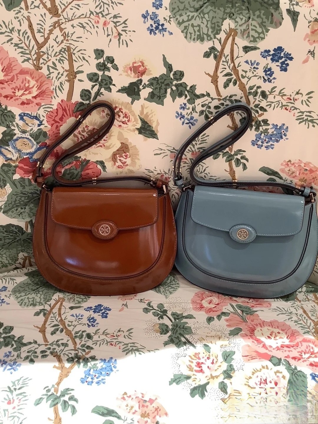 Tory Burch ～2025春夏163367汤丽柏琦 ROBINSON 小号翻盖肩背包 手袋廓形 百搭
