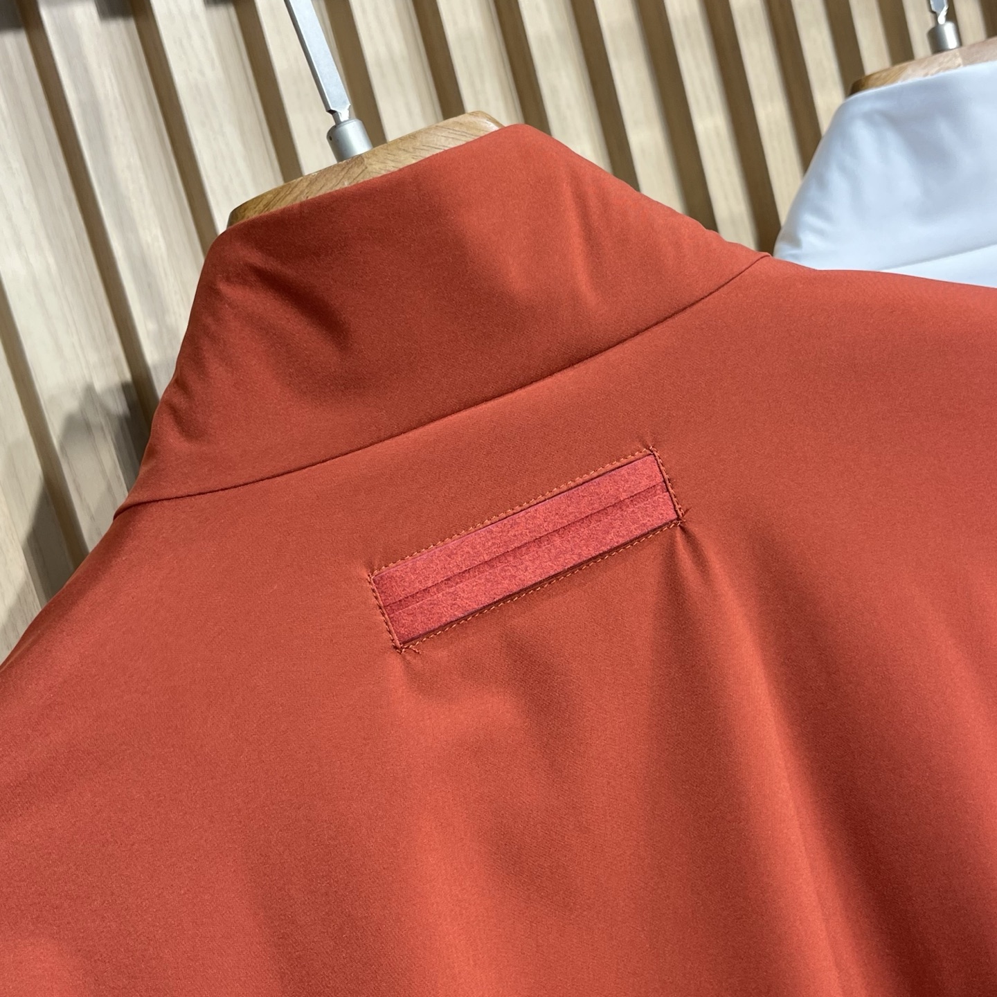 EZ25FW男装春夏新品Motorin 100cc微纤维短夹克!提供了红、白、黑三种经典颜色款式 ，整体