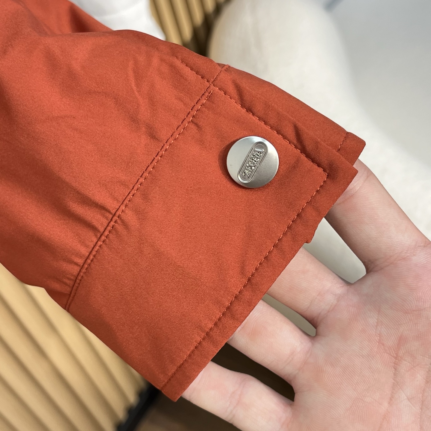 EZ25FW男装春夏新品Motorin 100cc微纤维短夹克!提供了红、白、黑三种经典颜色款式 ，整体