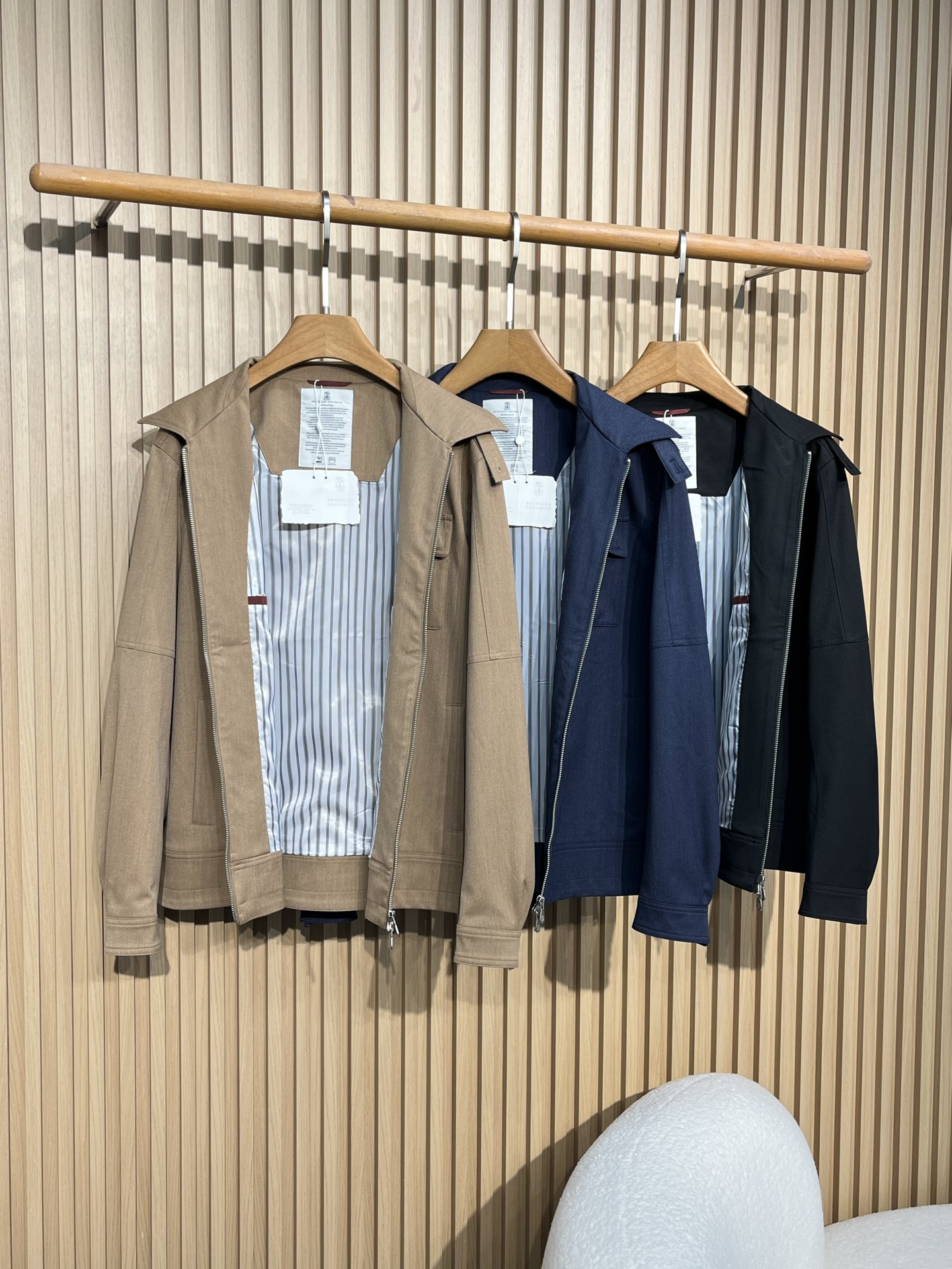2025 Cotton Mixed Fibre Administrative Jacket in Three Classic Colors: Light Curry, Black, and Hidden Blue - 图片 3