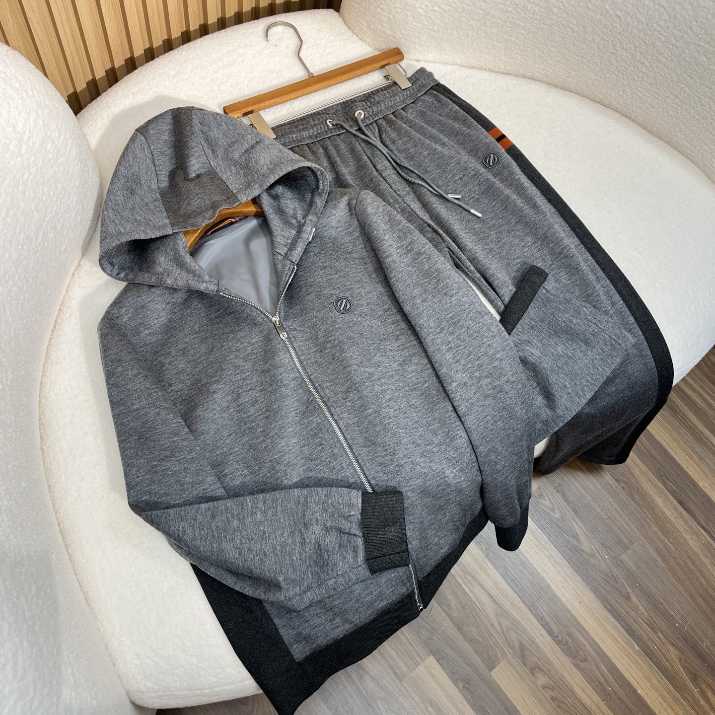 NO:547124,grey details, alexander wang19860909灰色细节,,alexander wang,Men's clothing