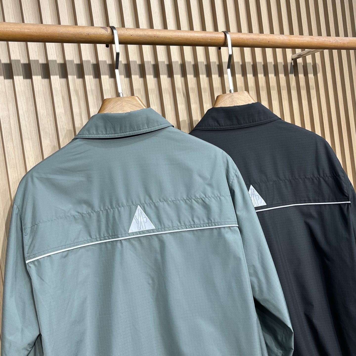 MOC25FW秋冬新款高密度尼龙防水衬衫式薄棉夹克，男士户外功能性登山系列夹克外套！贸易公司渠道稀出，同