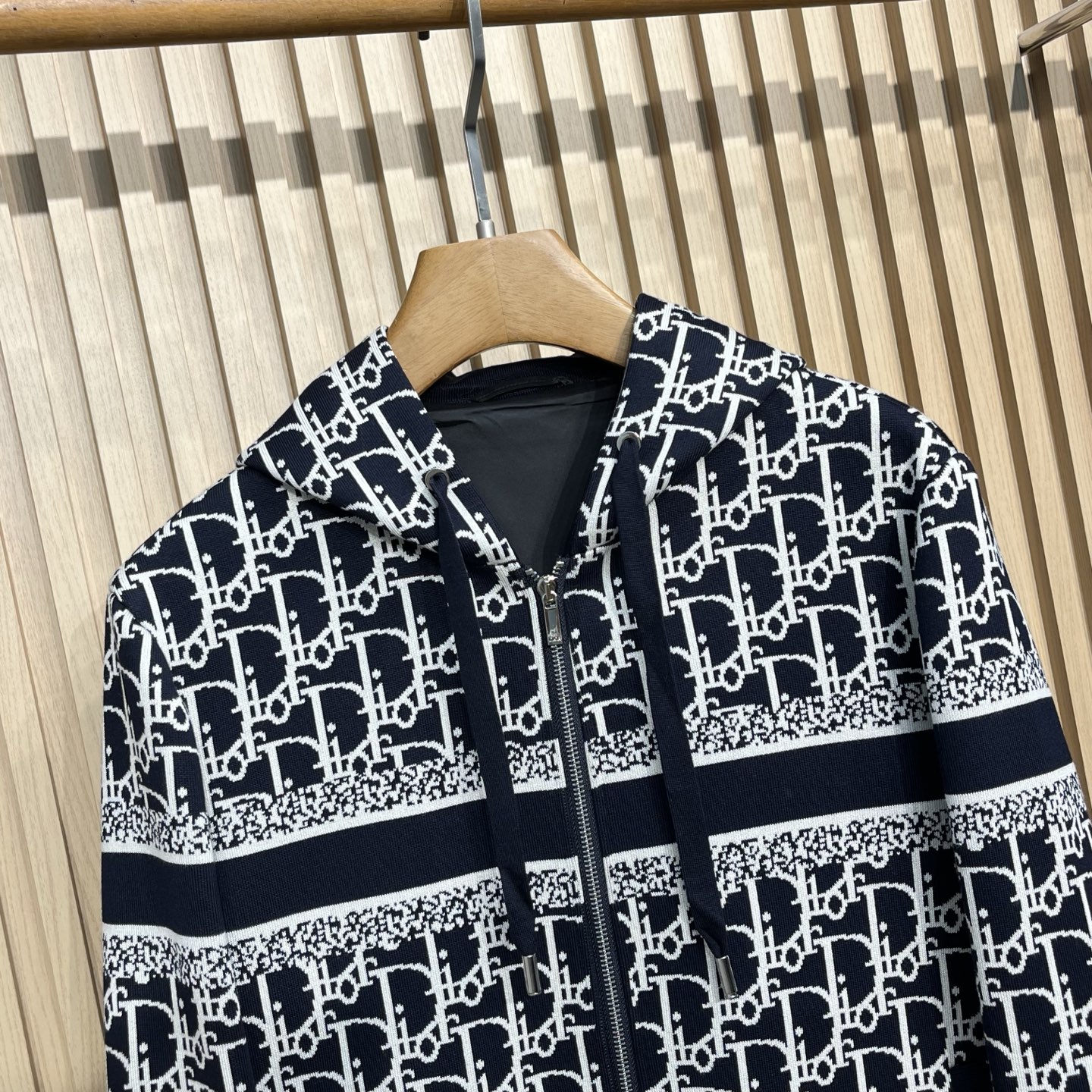 CD25FW秋冬新款重磅针织棉连帽开衫夹克，男士经典老花图案嵌花时尚运动休闲连帽开衫外套！贸易公司渠道稀