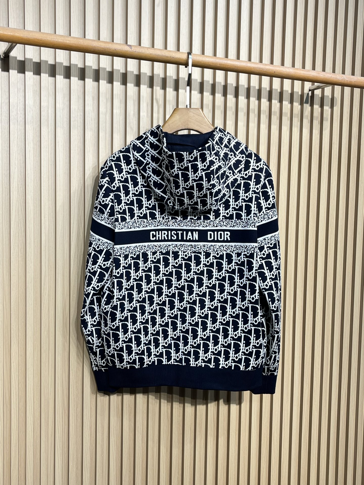 CD25FW秋冬新款重磅针织棉连帽开衫夹克，男士经典老花图案嵌花时尚运动休闲连帽开衫外套！贸易公司渠道稀