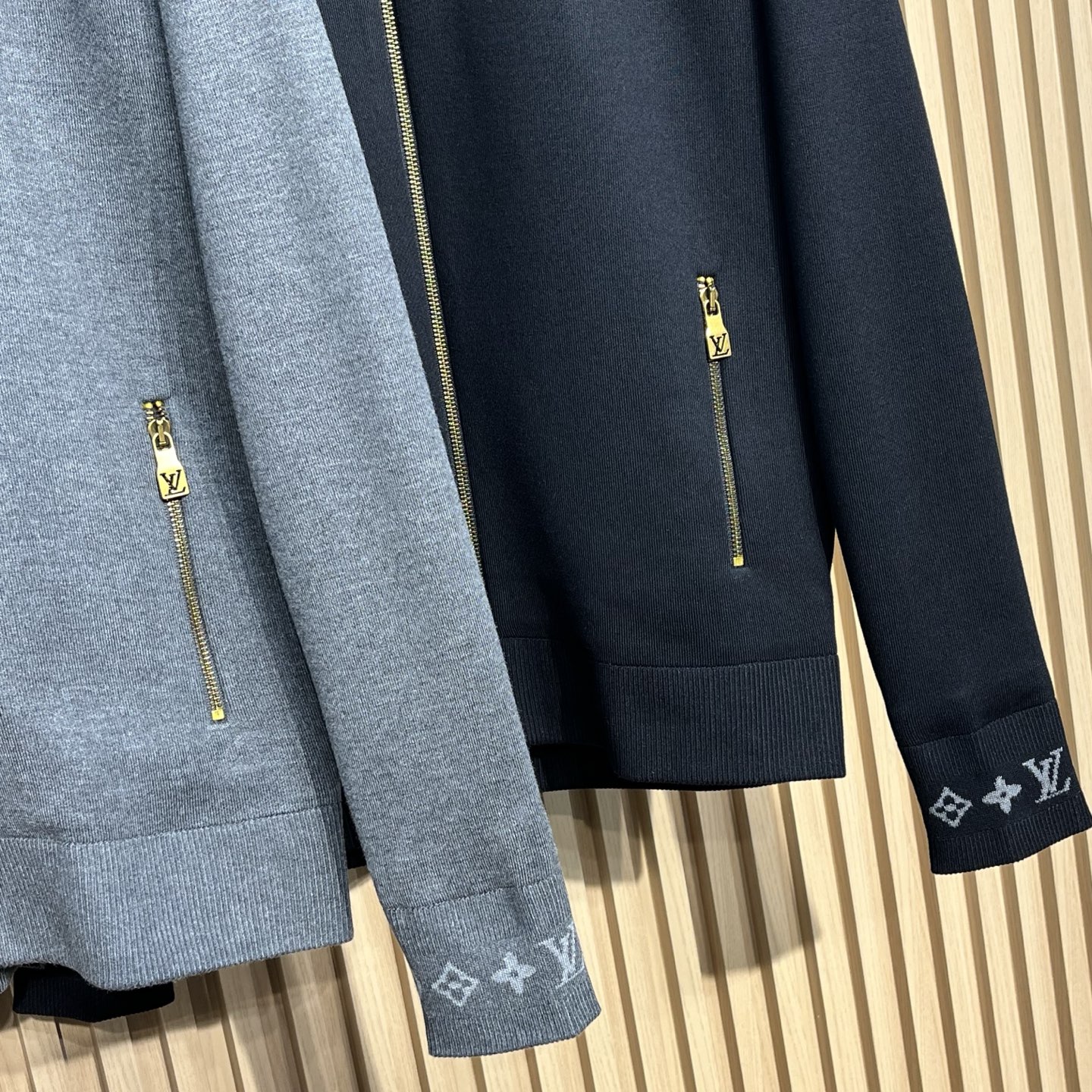 Louis Vuitton/路易威登2025新款男装双面羊毛针织夹克两个颜色：灰色和黑色两种经典颜色选择