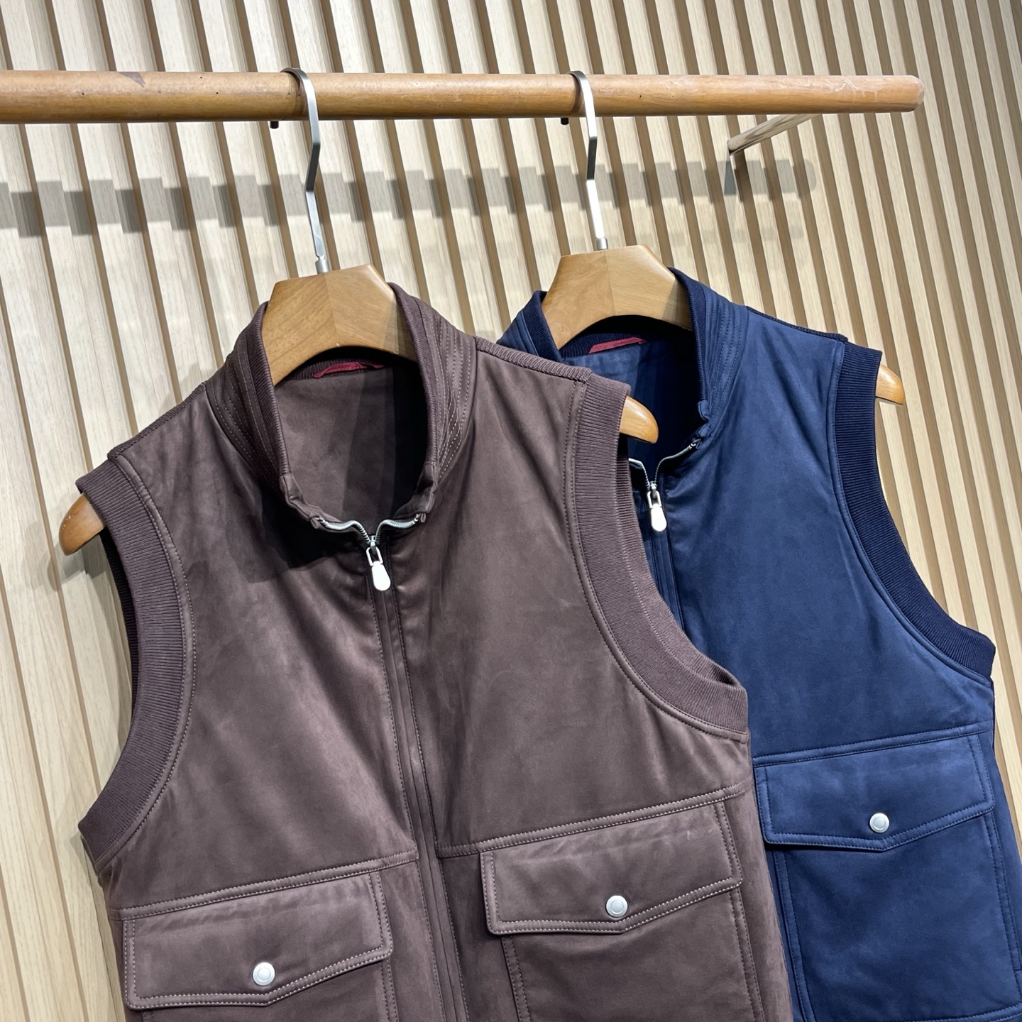 Brunello Cucinelli/布鲁内洛·库奇内利 2025秋冬新款男装立领背心棉马甲采用无袖的背