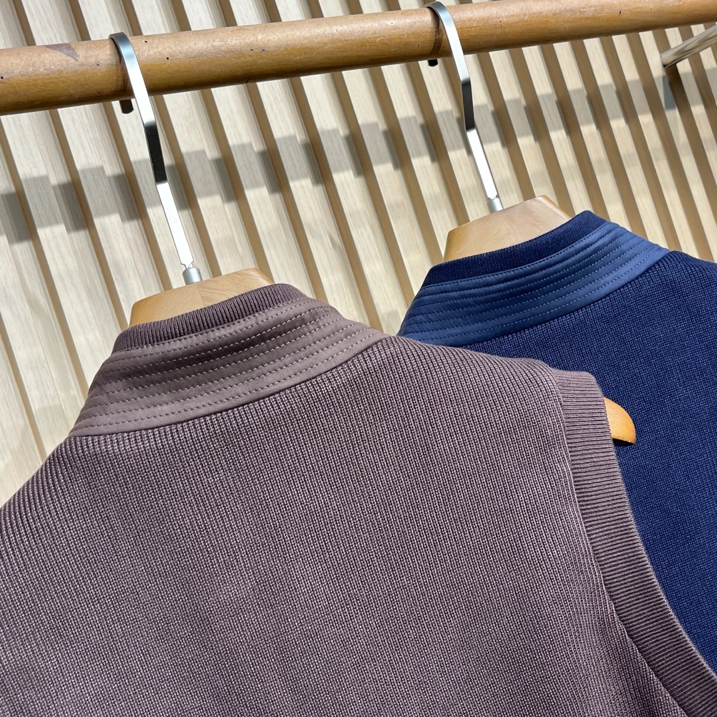 Brunello Cucinelli/布鲁内洛·库奇内利 2025秋冬新款男装立领背心棉马甲采用无袖的背