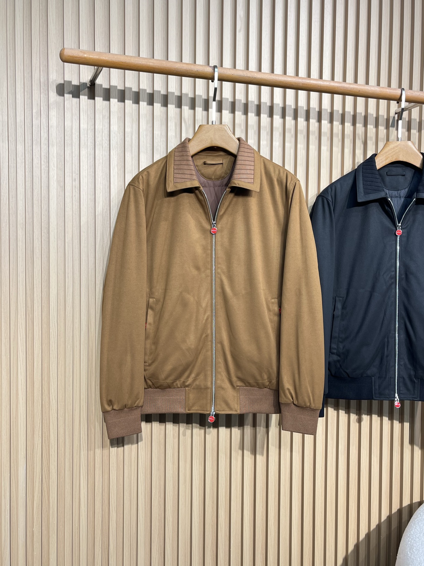 【5203】Kiton可顿FW2025新款连帽夹克羽绒服外套，内充90白鸭绒，超级保暖，又轻又蓬松。客供