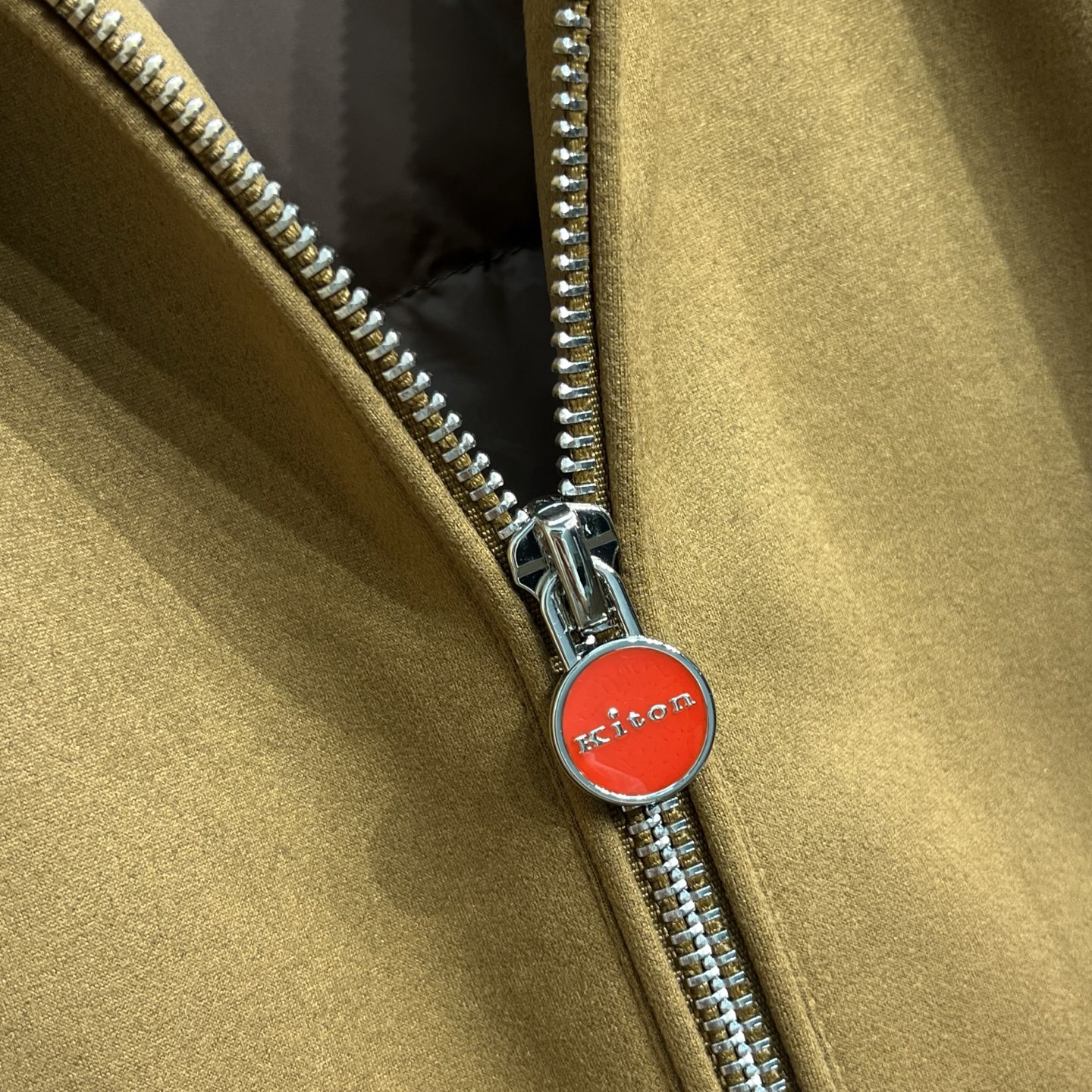 【5203】Kiton可顿FW2025新款连帽夹克羽绒服外套，内充90白鸭绒，超级保暖，又轻又蓬松。客供