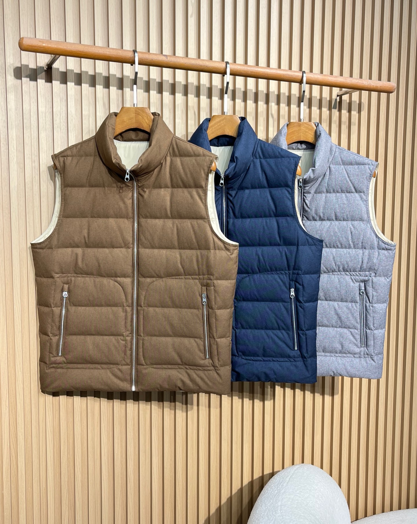 Men's Lightweight Down Vest, Sleeveless Quilted Puffer Vest, Zip Up Outerwear