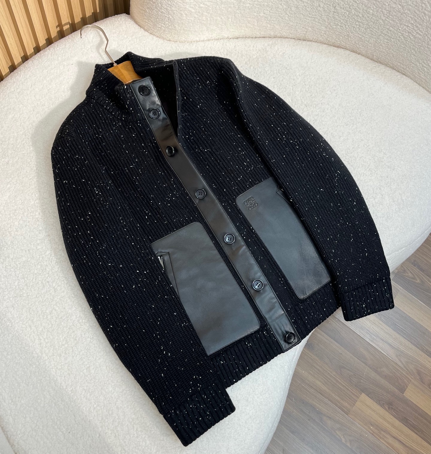 羽绒服 黑色细节 羽绒服 黑色细节