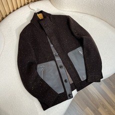 羽绒服 咖色细节 羽绒服 咖色细节