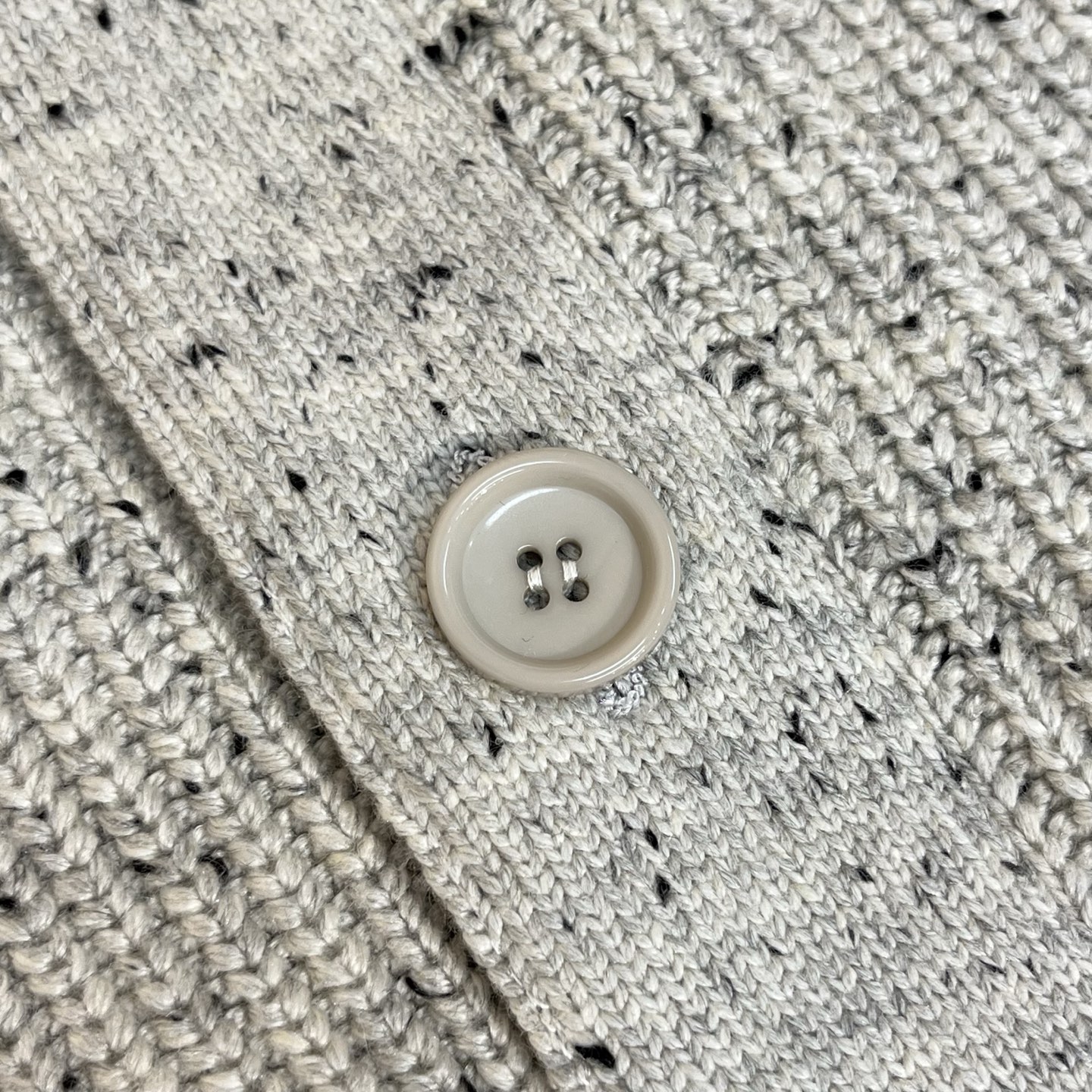 羽绒服  白色细节