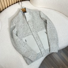 羽绒服 白色细节 羽绒服 白色细节