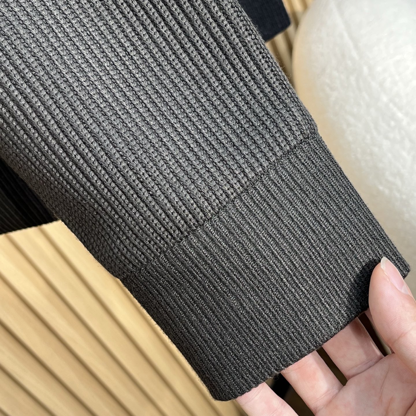 羽绒服 TF25FW秋冬新款重磅针织面料鹿皮绒拼接立领羽绒夹克，男士经典纯色鹿皮绒拼接时尚拉链羽绒外套！