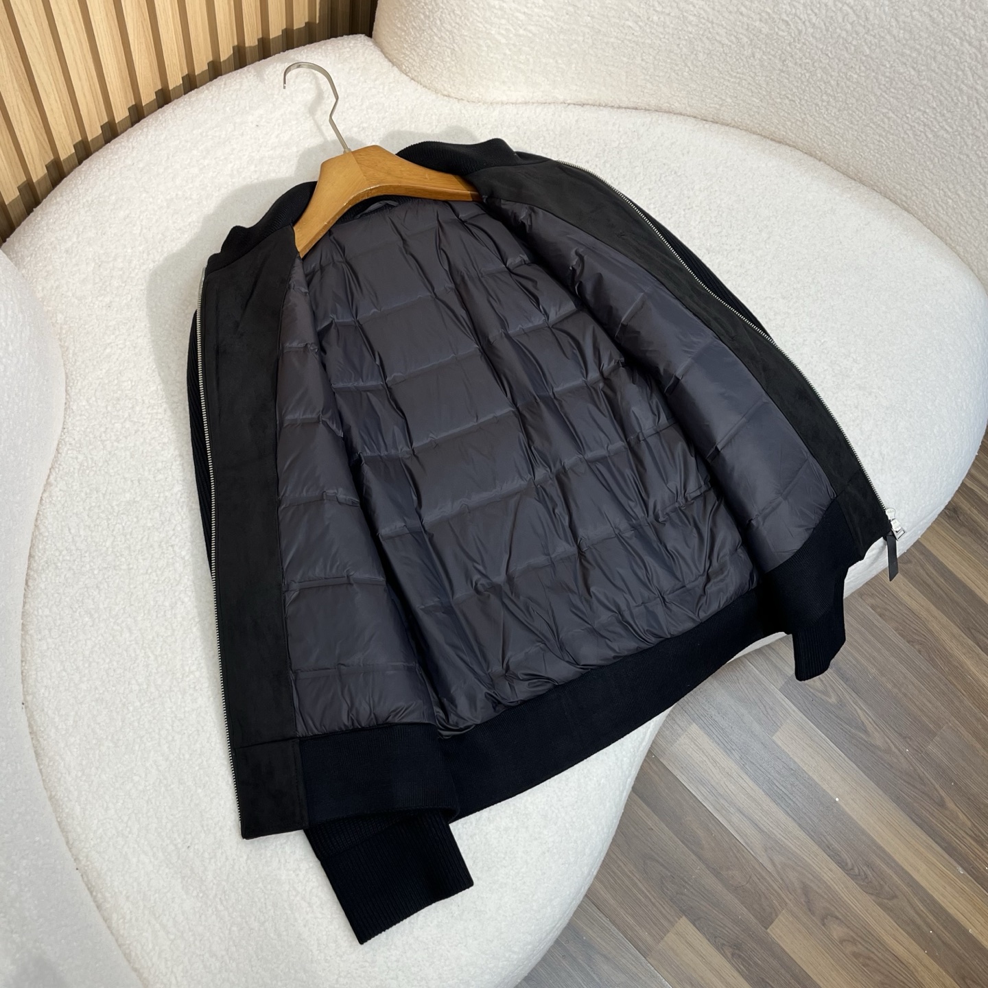 羽绒服 黑色细节