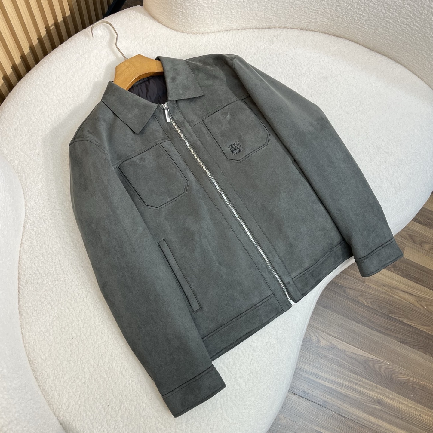 羽绒服 绿色细节