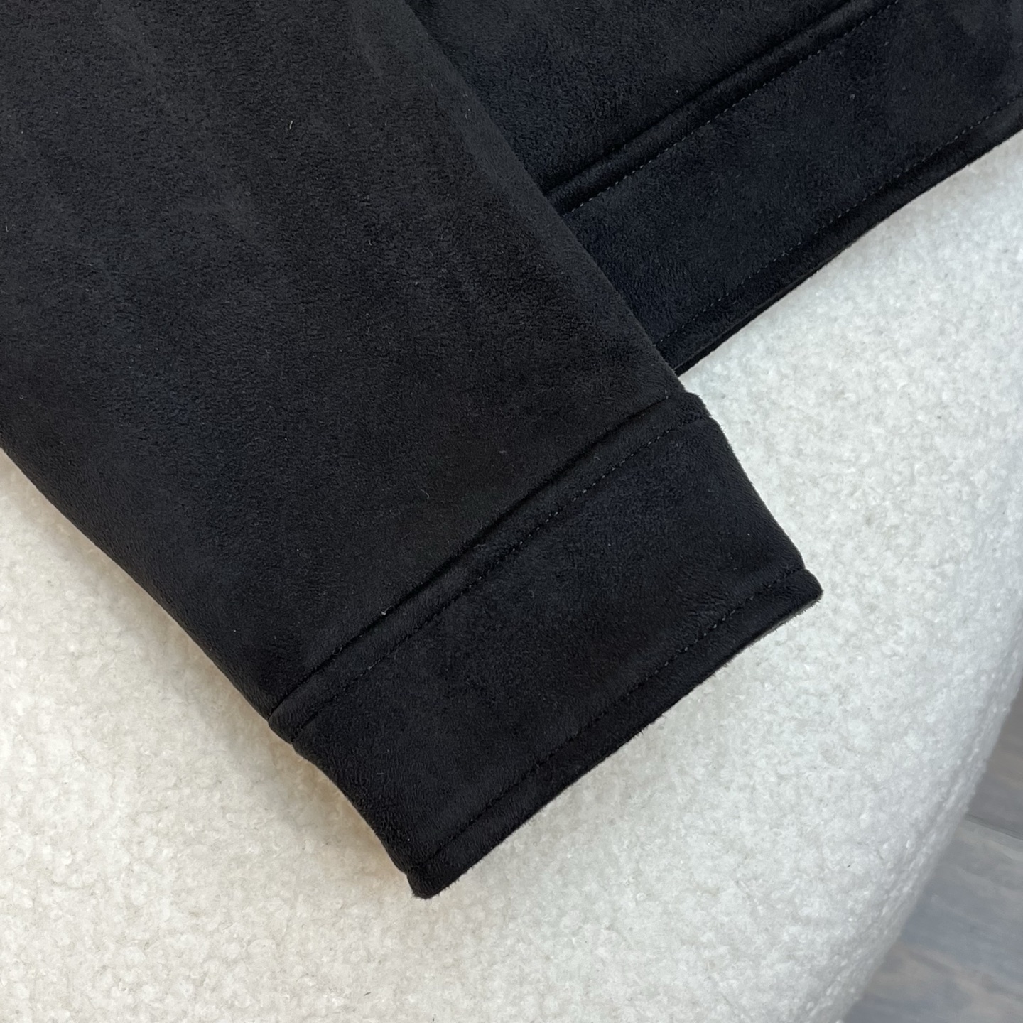 羽绒服 黑色细节