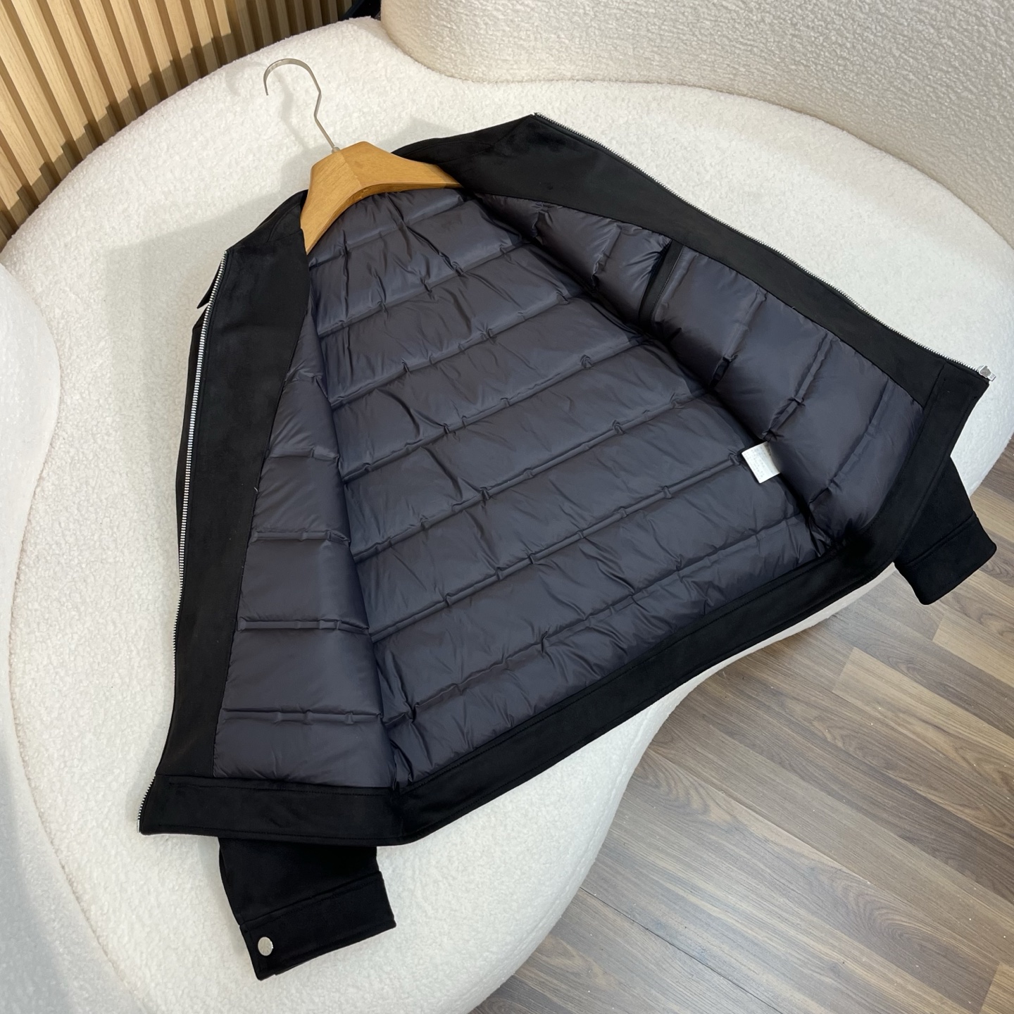 羽绒服 黑色细节
