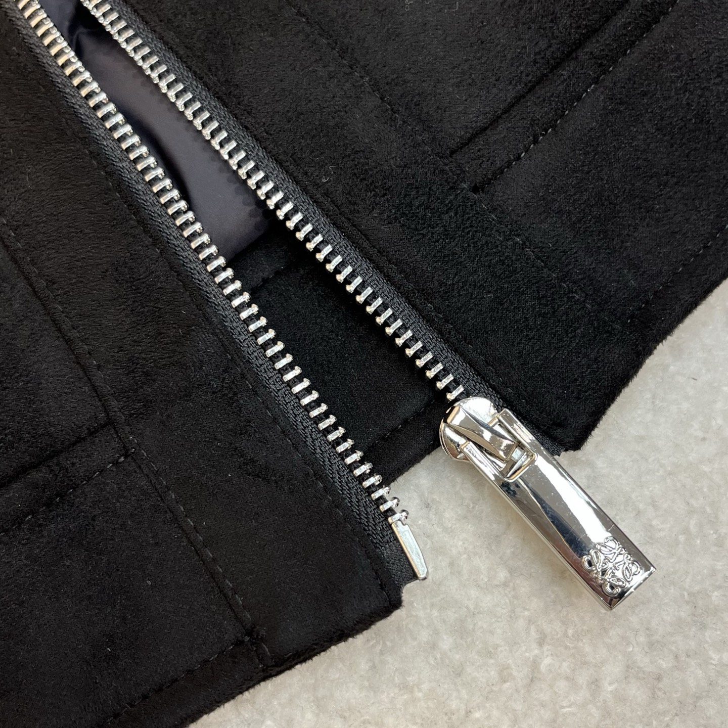 羽绒服 黑色细节