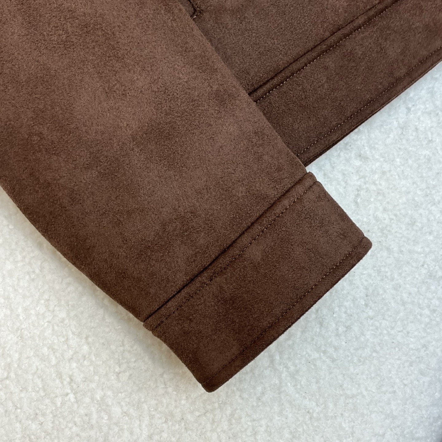 羽绒服 咖色细节