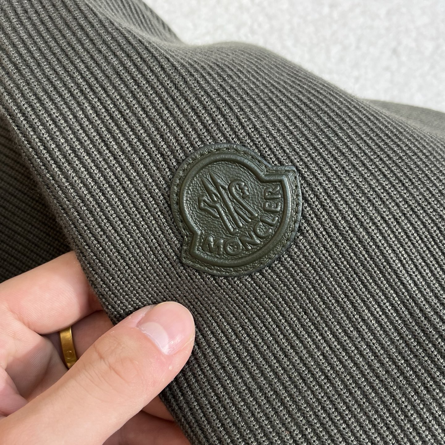 羽绒服   绿色细节