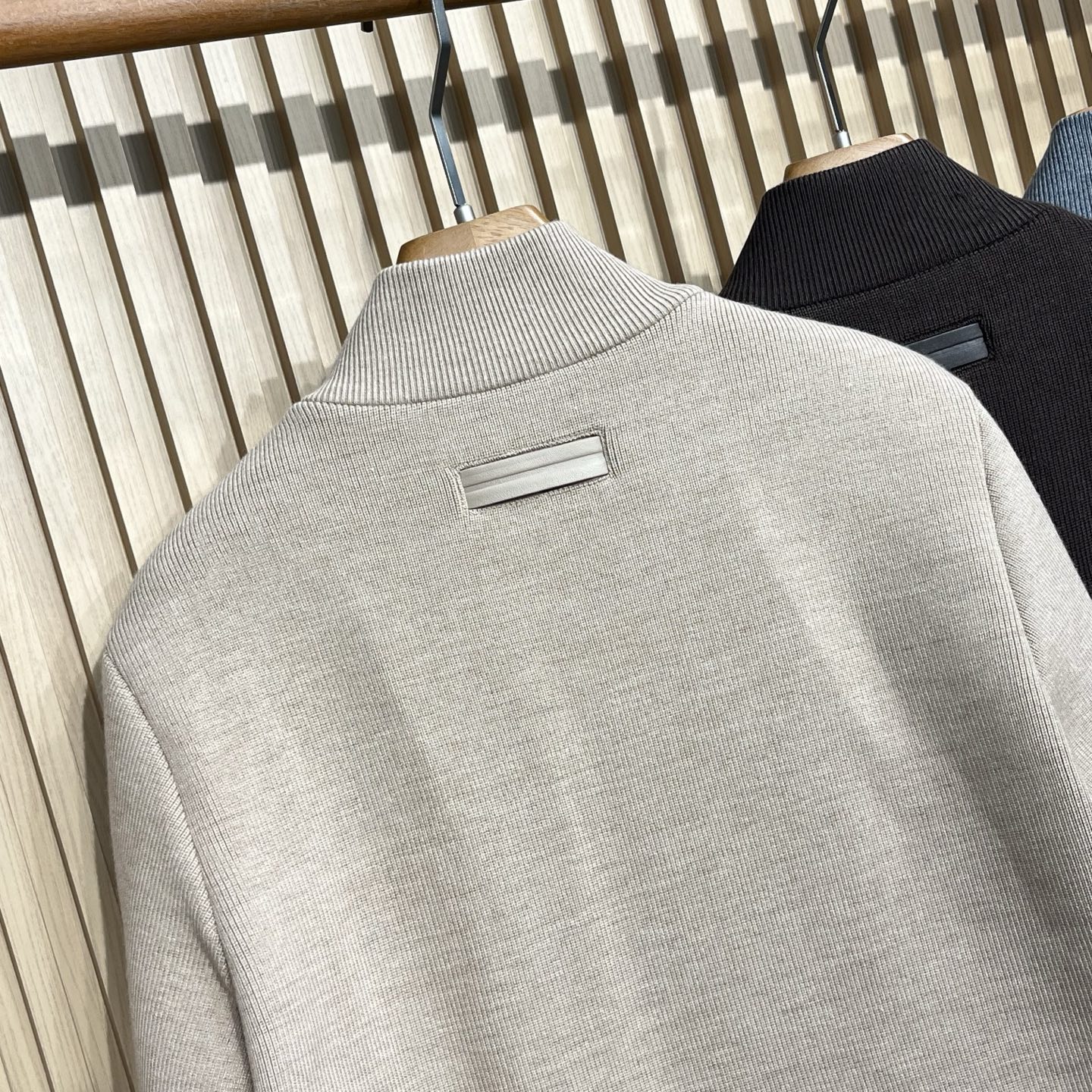 羽绒服 25FW秋冬出品新款！-ZEGN*A男士拼接立领羽绒服，羊羔毛面料，轻奢时尚潮流风格，颜值感满满