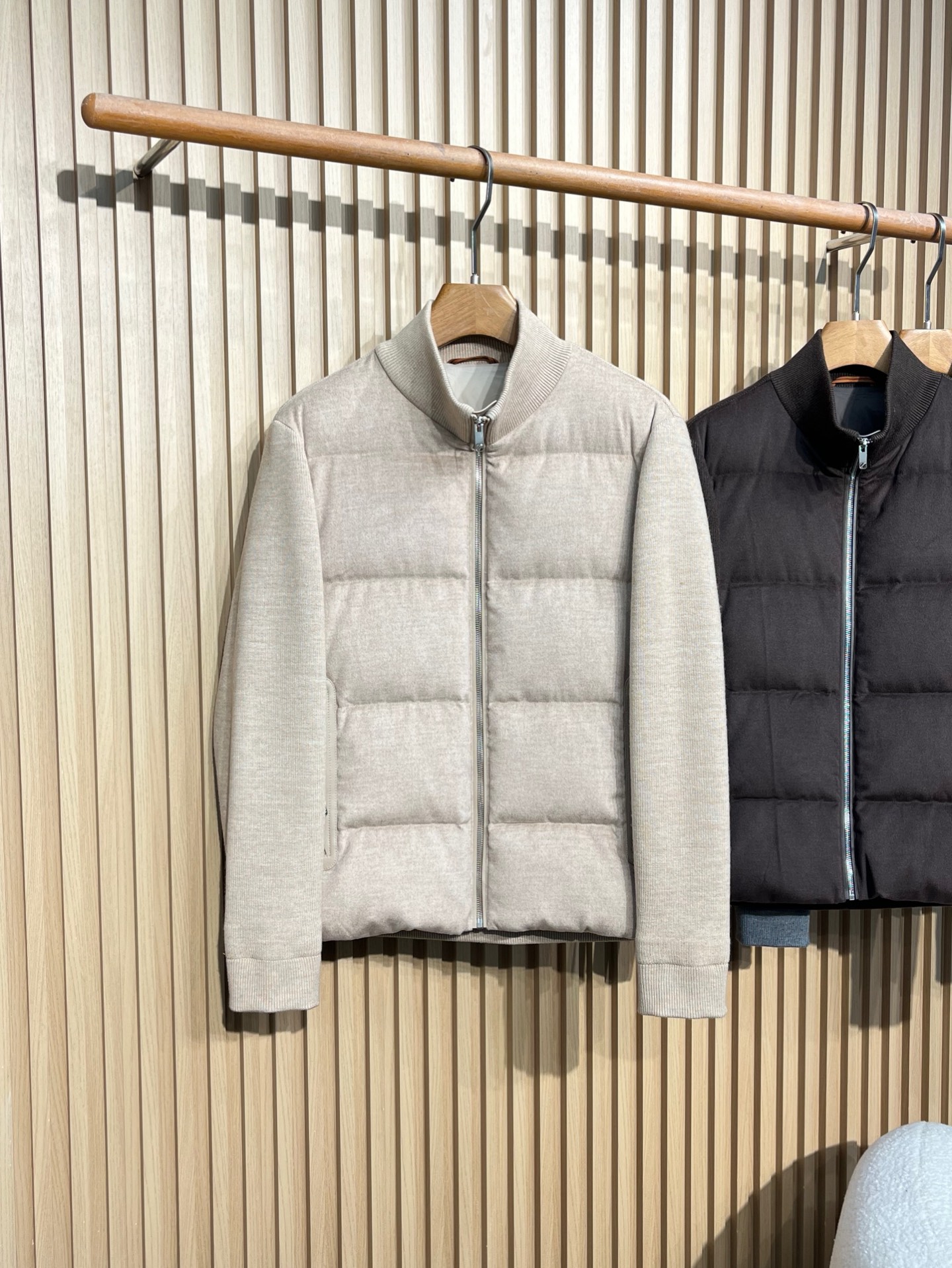 羽绒服 25FW秋冬出品新款！-ZEGN*A男士拼接立领羽绒服，羊羔毛面料，轻奢时尚潮流风格，颜值感满满