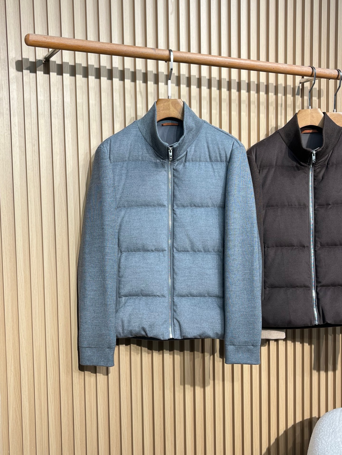 羽绒服 25FW秋冬出品新款！-ZEGN*A男士拼接立领羽绒服，羊羔毛面料，轻奢时尚潮流风格，颜值感满满