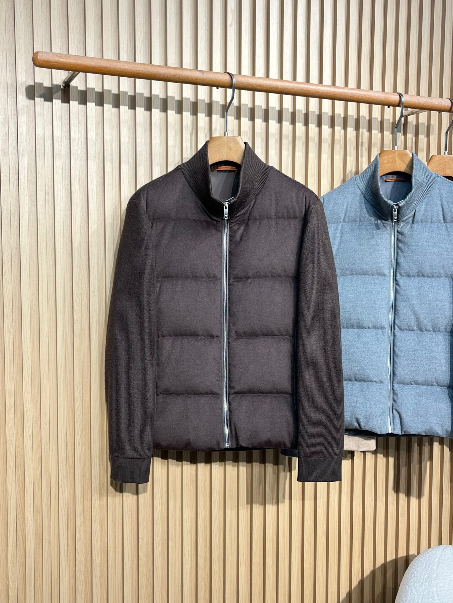 羽绒服 25FW秋冬出品新款！-ZEGN*A男士拼接立领羽绒服，羊羔毛面料，轻奢时尚潮流风格，颜值感满满