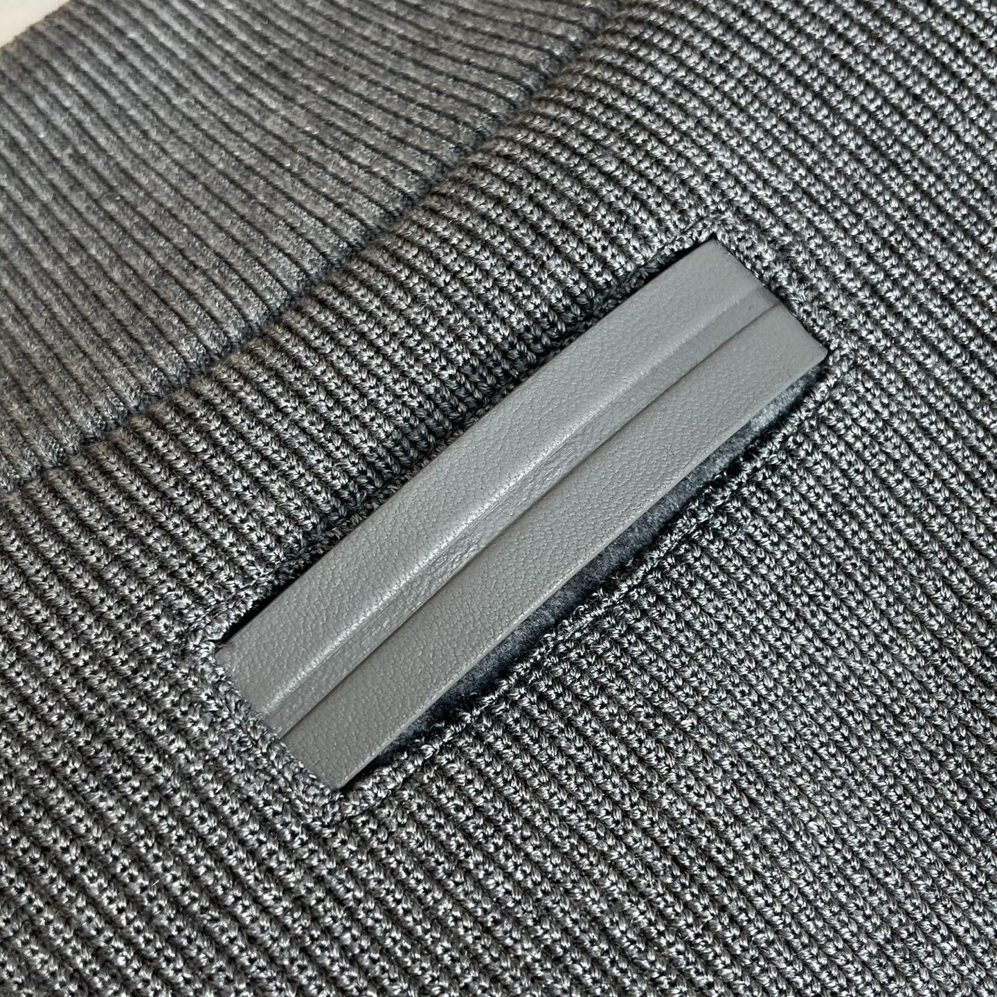 羽绒服 灰色细节