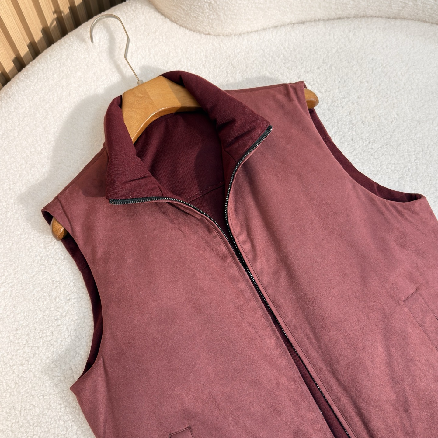 羽绒服 红色双面细节