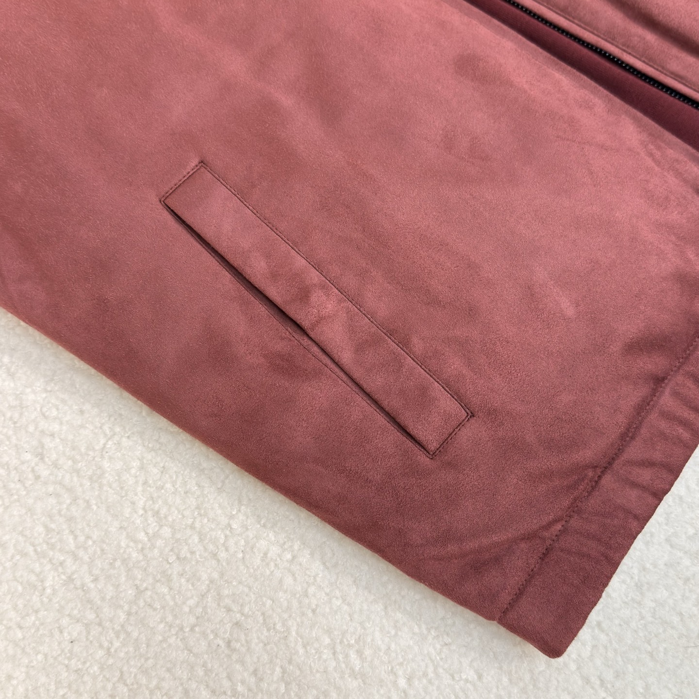 羽绒服 红色双面细节