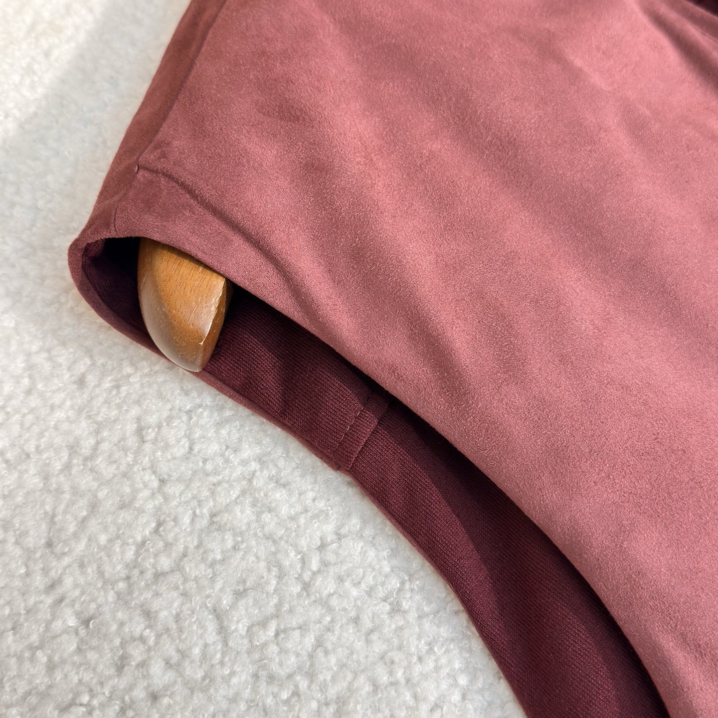 羽绒服 红色双面细节