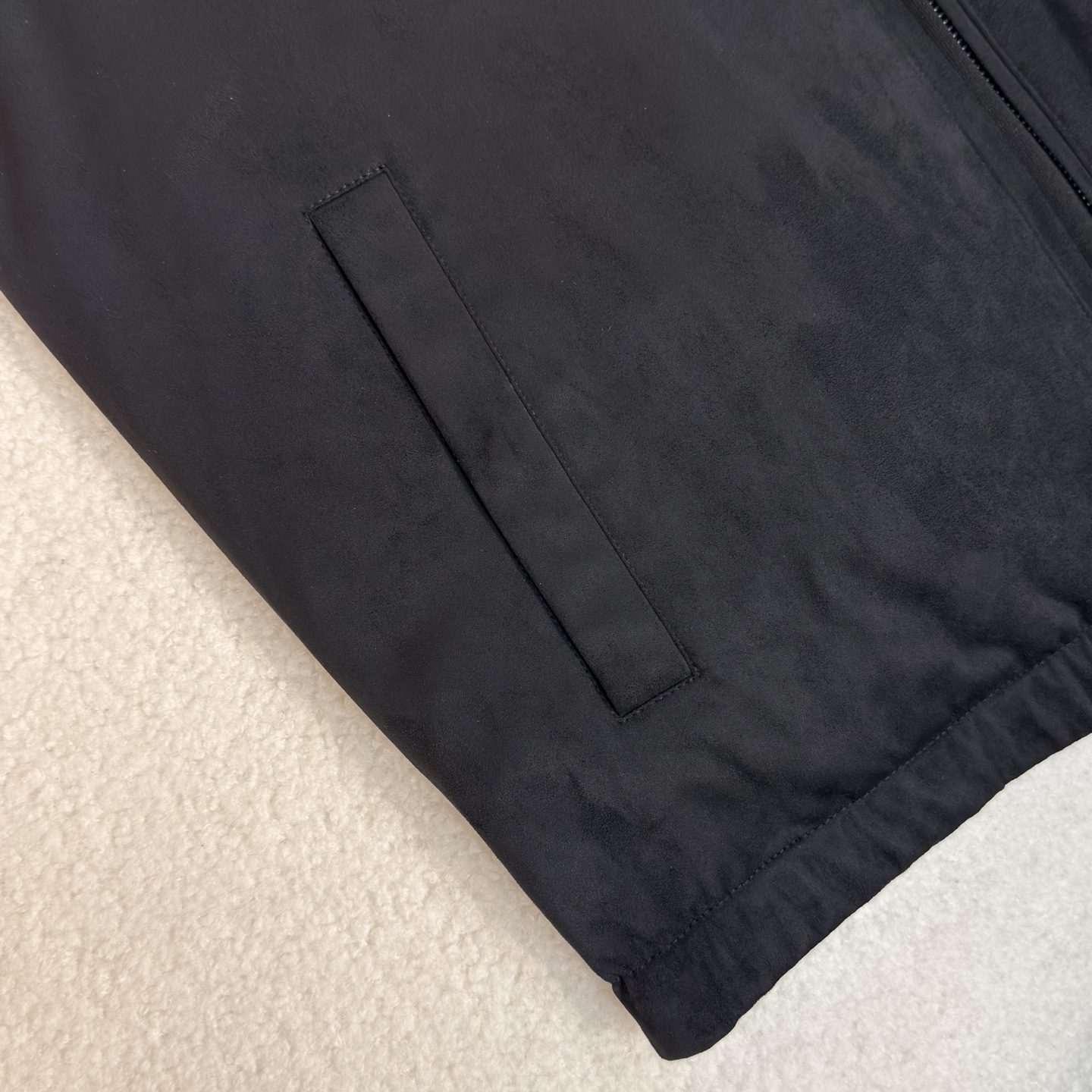 羽绒服 黑色细节