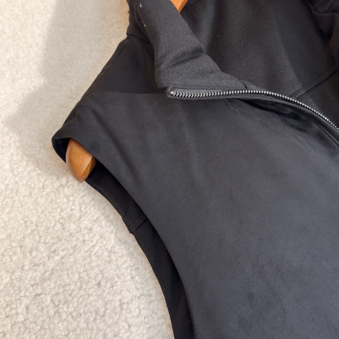 羽绒服 黑色细节