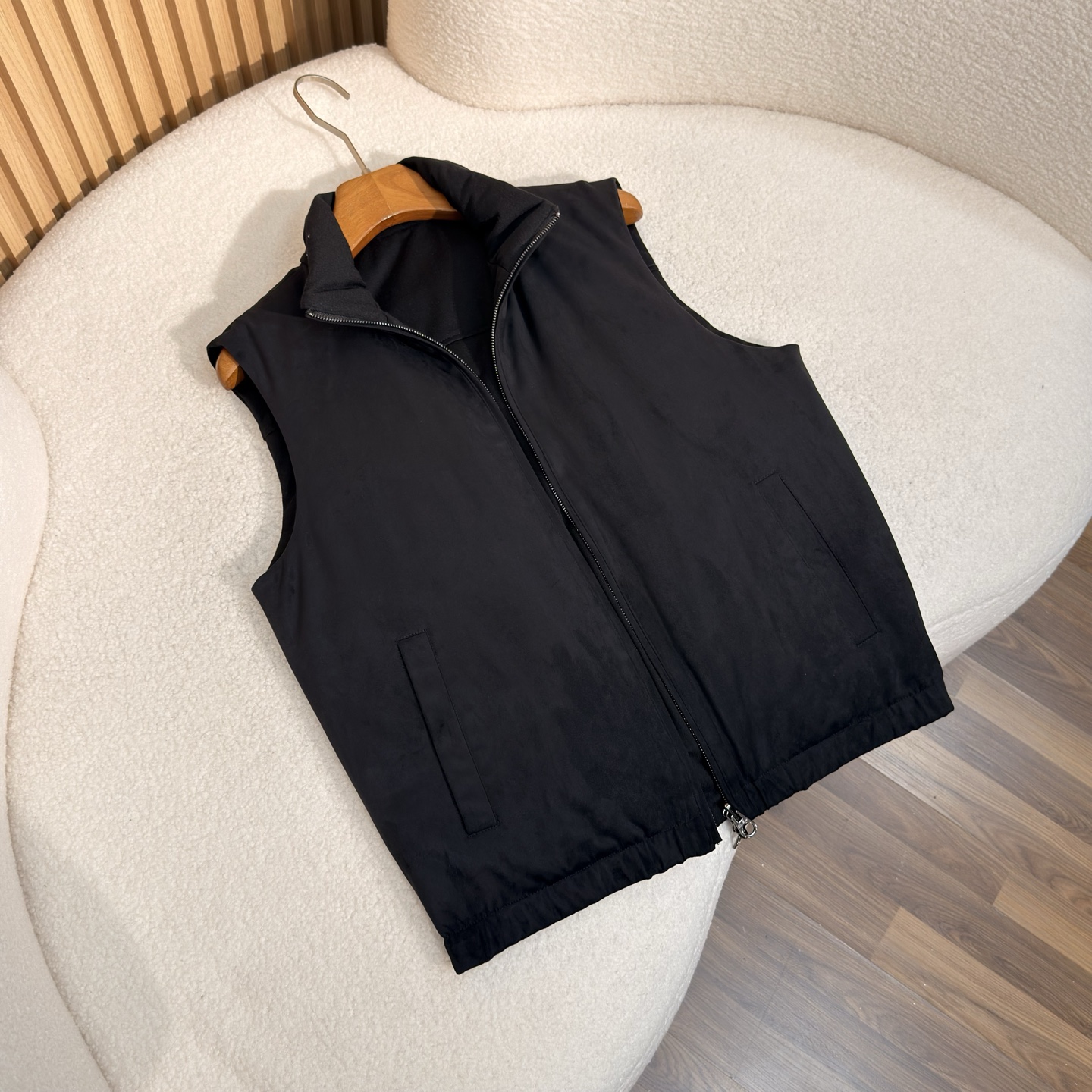 羽绒服 黑色细节