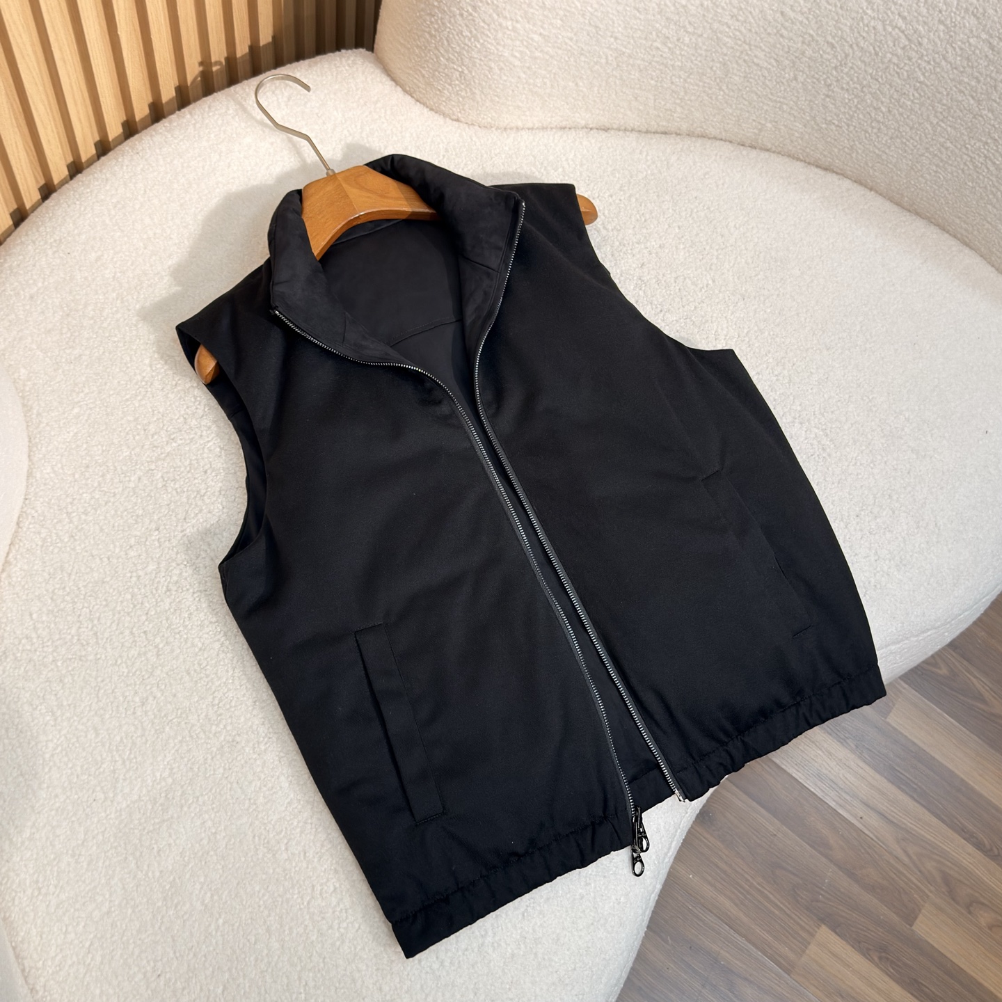 羽绒服 黑色细节