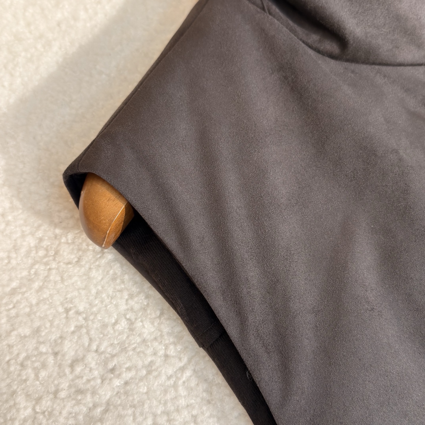 羽绒服 咖色细节