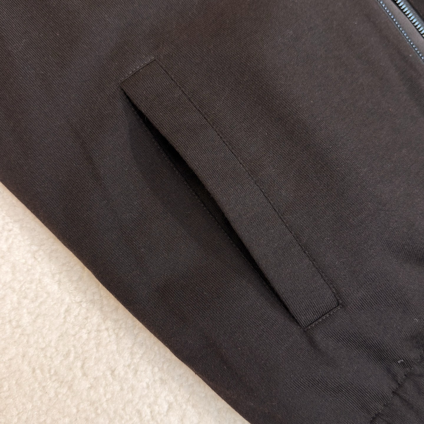 羽绒服 咖色细节