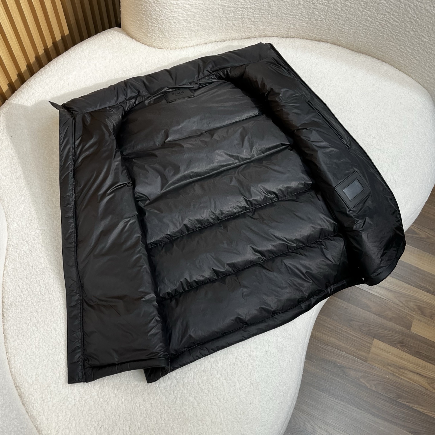 羽绒服 黑色细节